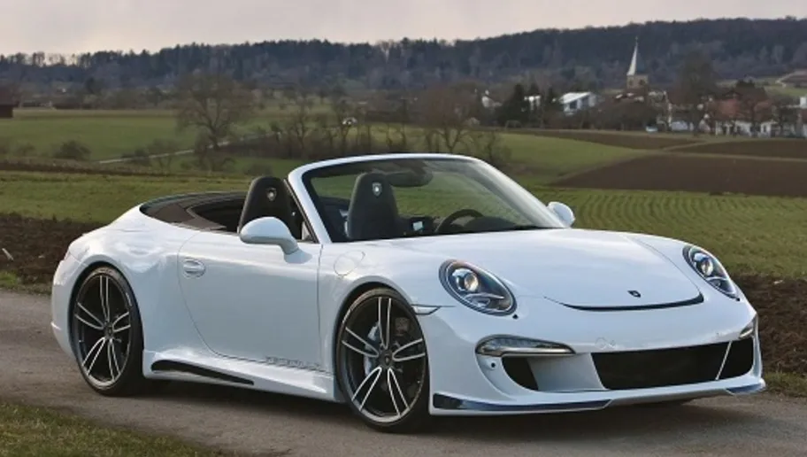 Choáng váng với dàn siêu xe của Cristiano Ronaldo ảnh 17